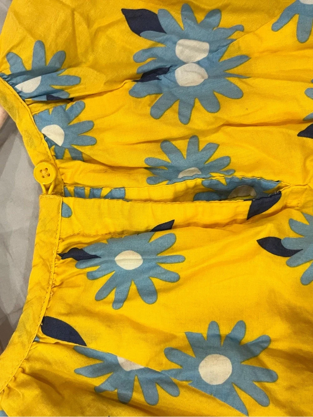 Primary flower Dress. Size 6-7